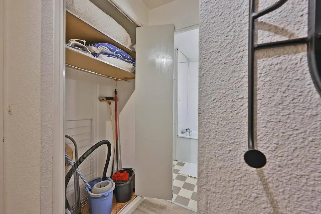 Ferienwohnung Les Comtadins - Parking Gratuit - Balcon - Clim Avignon